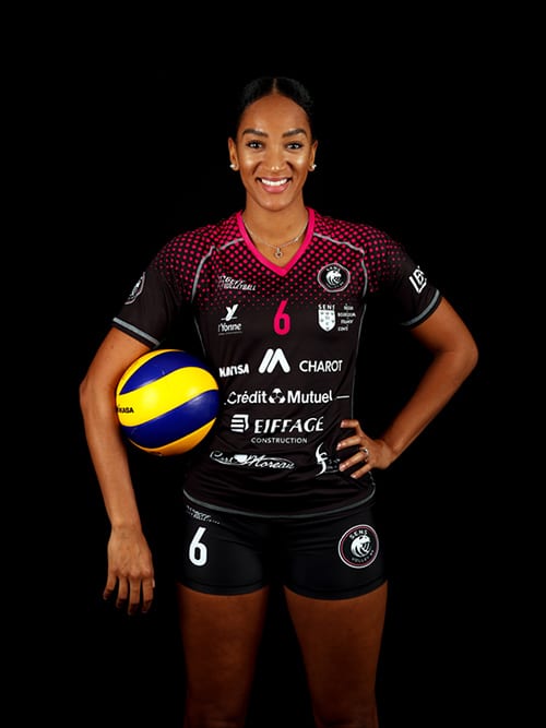 https://sens-volley.com/wp-content/uploads/2020/11/tamara-1.jpg